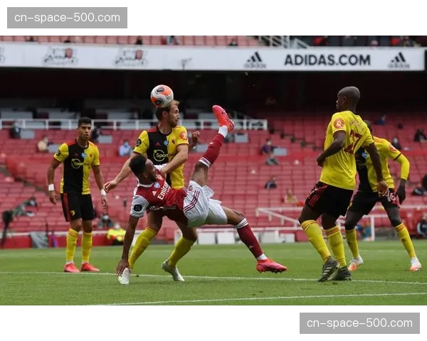 欧冠赛场伤病影响：关键球员缺阵改变球队战术部署