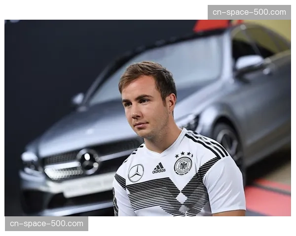 欧冠主题曲全球传唱度调查，足球文化跨越国界影响力显著