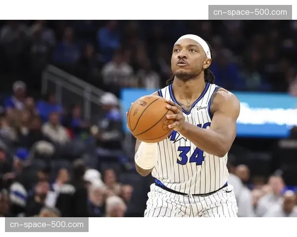 魔术110-107险胜黄蜂，班凯罗关键罚球锁定胜局