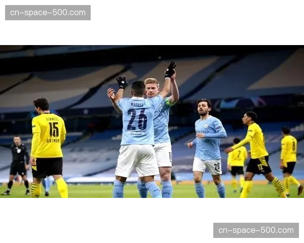 哈兰德点射破门，曼城半场1-0暂时领先阿森纳