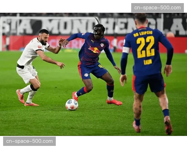 德甲第26轮补赛：门兴格拉德巴赫与奥格斯堡1-1握手言和